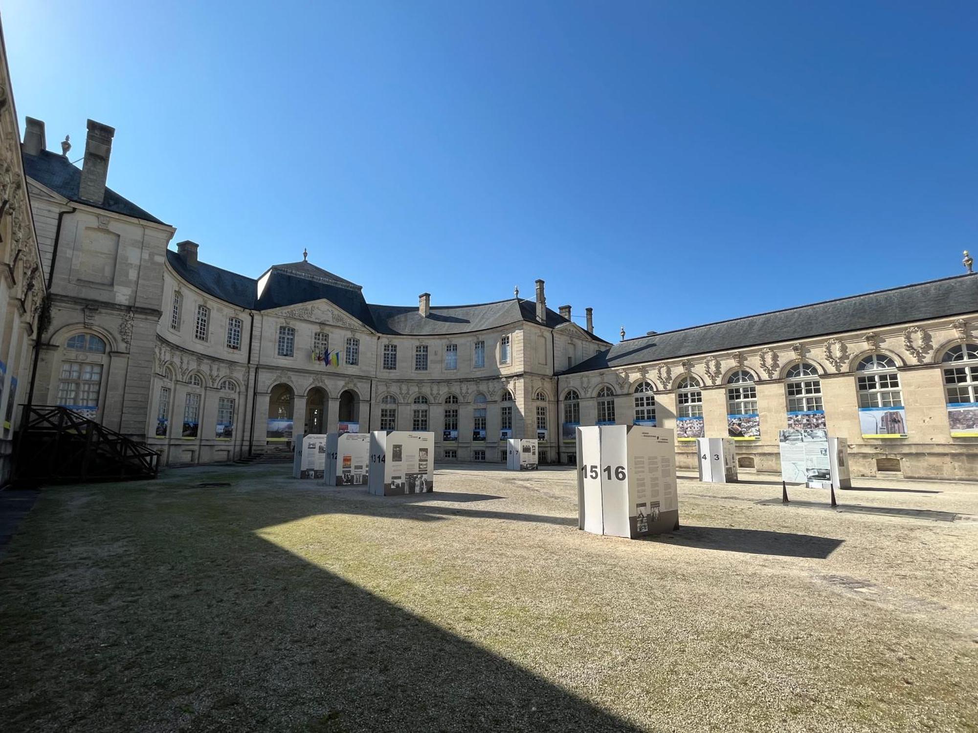 La Cour Du Prince 베르됭쉬르뫼즈 외부 사진